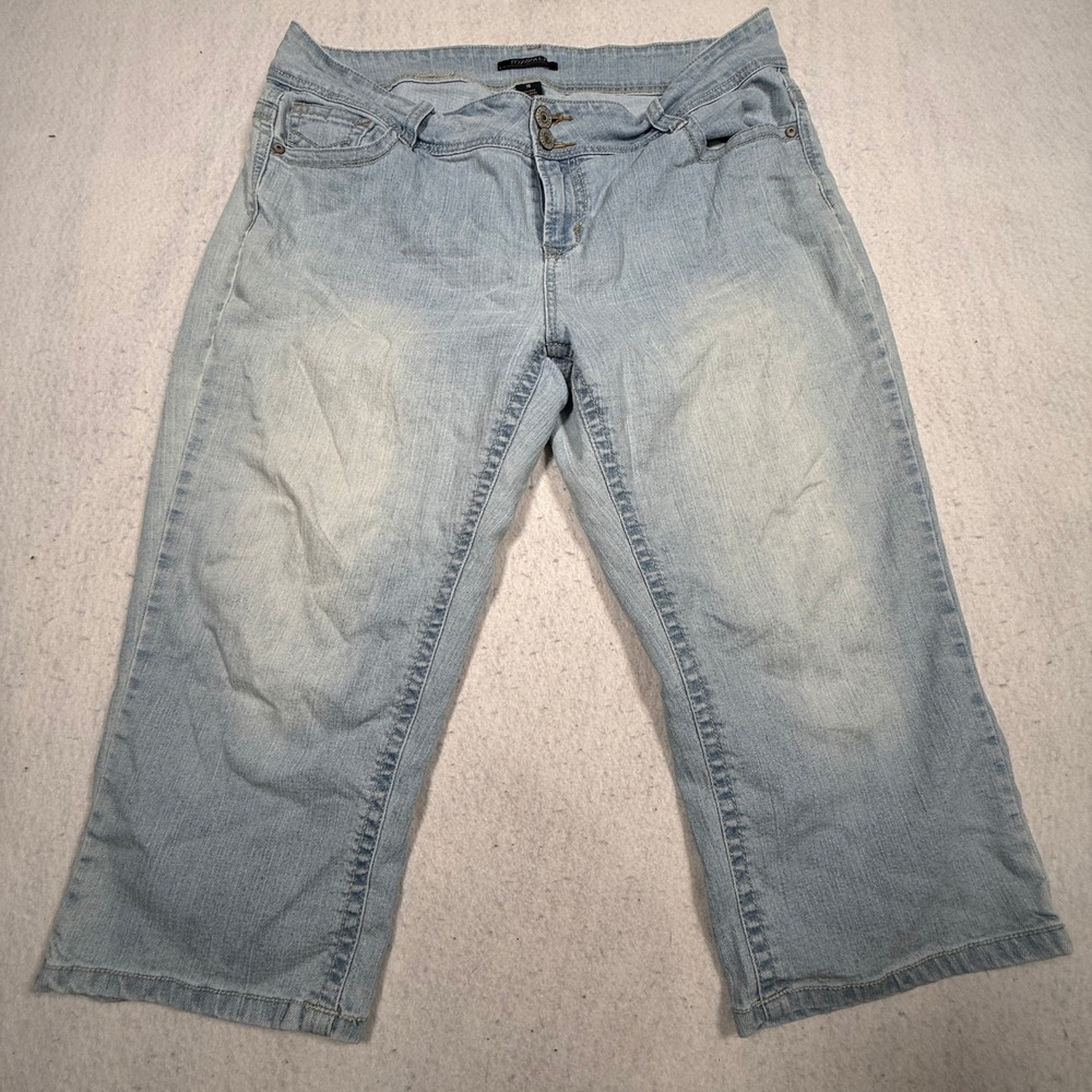 Roz & Ali Light Wash Stretch Denim Capri Jeans Women 16 Double Button Cropped